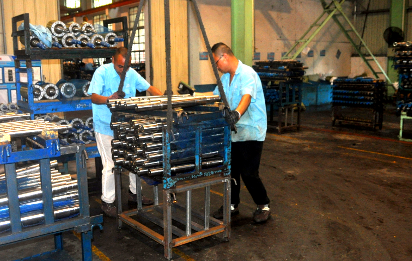 公司各车间及时做好防汛工作 公司各车间及时做好防汛工作